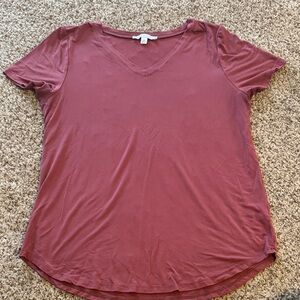 ❗️3/$20 ❗️ Green Envelope Short Sleeve V-Neck Top in Dusty Rose